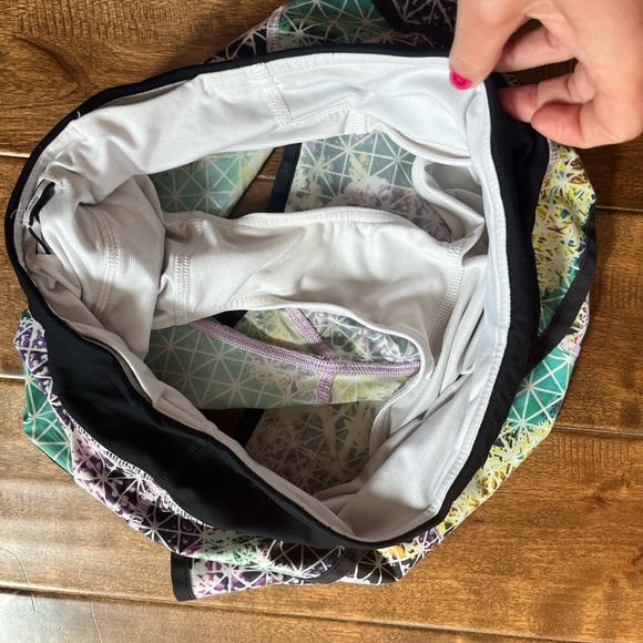 Lululemon runtimes shorts - Picture 5 of 5